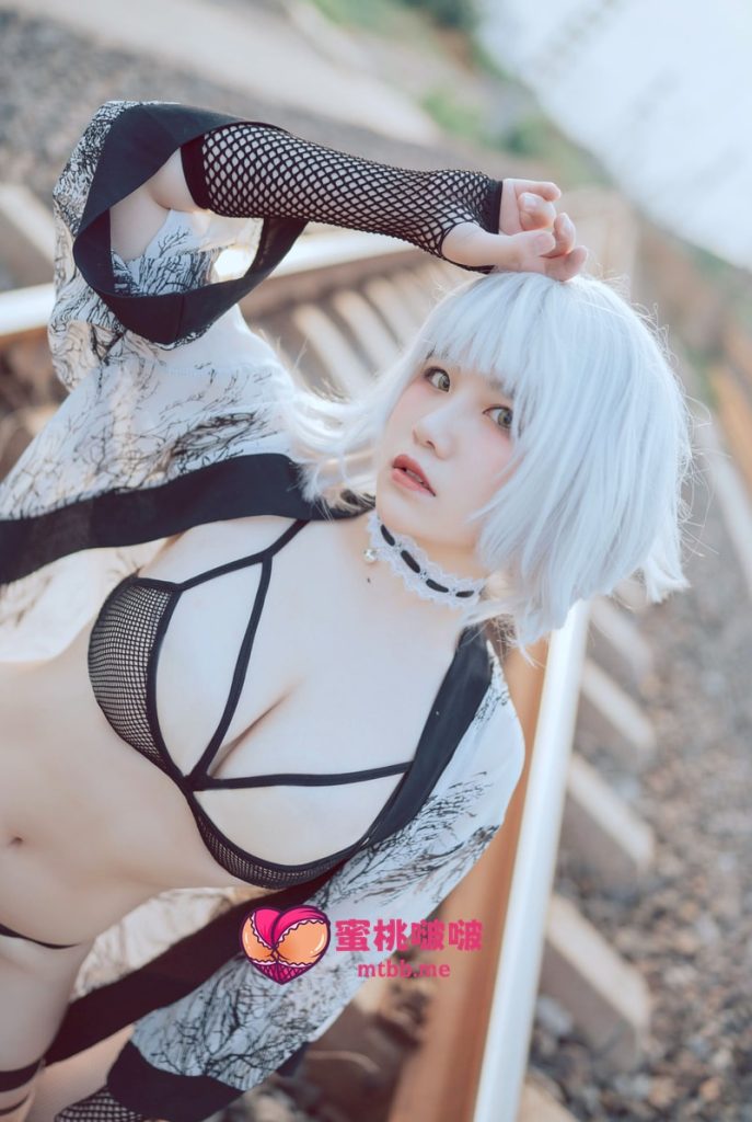 阿半今天很开心 NO.056 铁道上的忍者 [27P-401MB]<badge>VIP</badge>-蜜桃啵啵