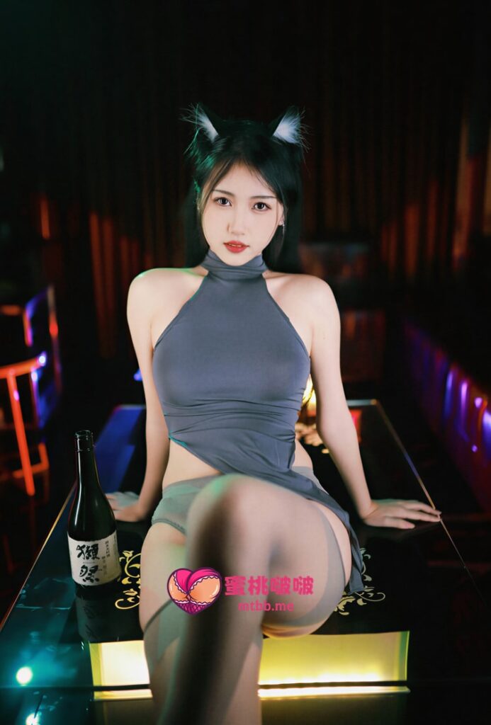 图片[2]-不呆猫 NO.068 灰丝迷人御姐 [52P-265MB]-蜜桃啵啵